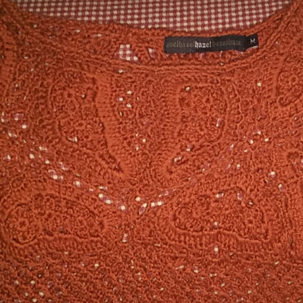 Hazel. Sweater top w keyhole neck opening